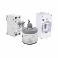 Kit de Centro de Carga Para Corriente Alterna, Breaker de hasta  400 Vca de 32 A con Supresor de Picos Transitorios.