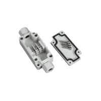 Caja de conexión Exterior con Terminales Intermedias para 3 L?neas (Tornillo simple). Incluye Gl?ndulas.