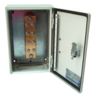 Barra de Uni?n y Distribución de Hilos Tierra física con Gabinete de 1999 Amperes de Capacidad.