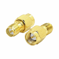Adaptador de SMA Macho a SMA Hembra Inverso, Oro/ Oro/ Tefl?n,